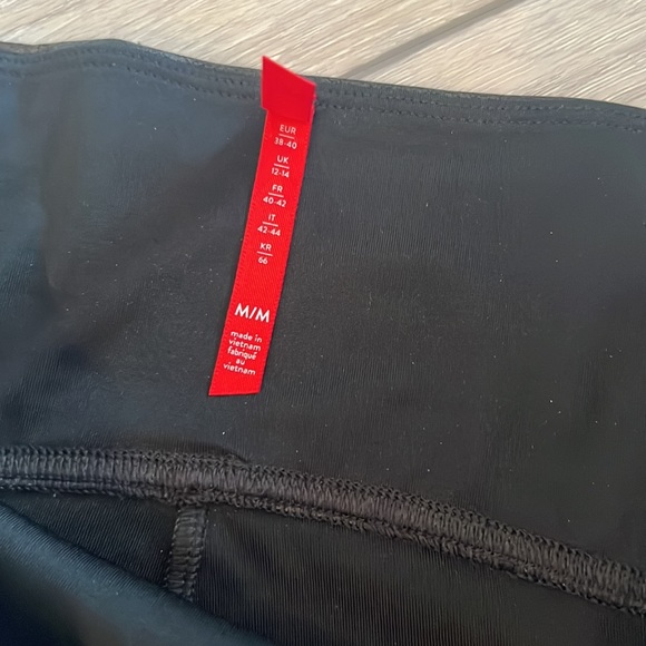 Spanx faux leather black and white stripe leggings - Picture 5 of 8